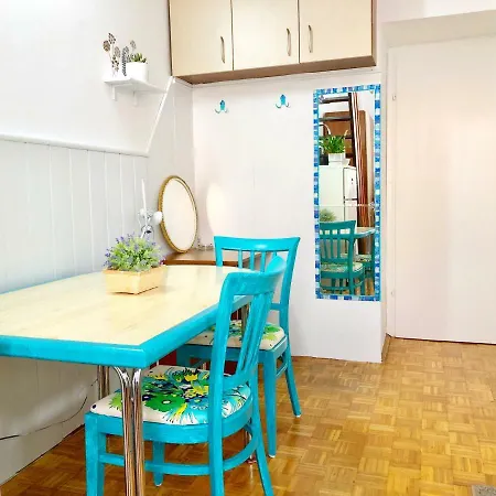 Free Parking Front Of Your 365d Appartement